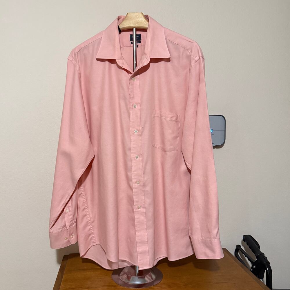 Arrow Classic Fit men’s dress shirt size 17  34/35.  Pink button front 1 pocket